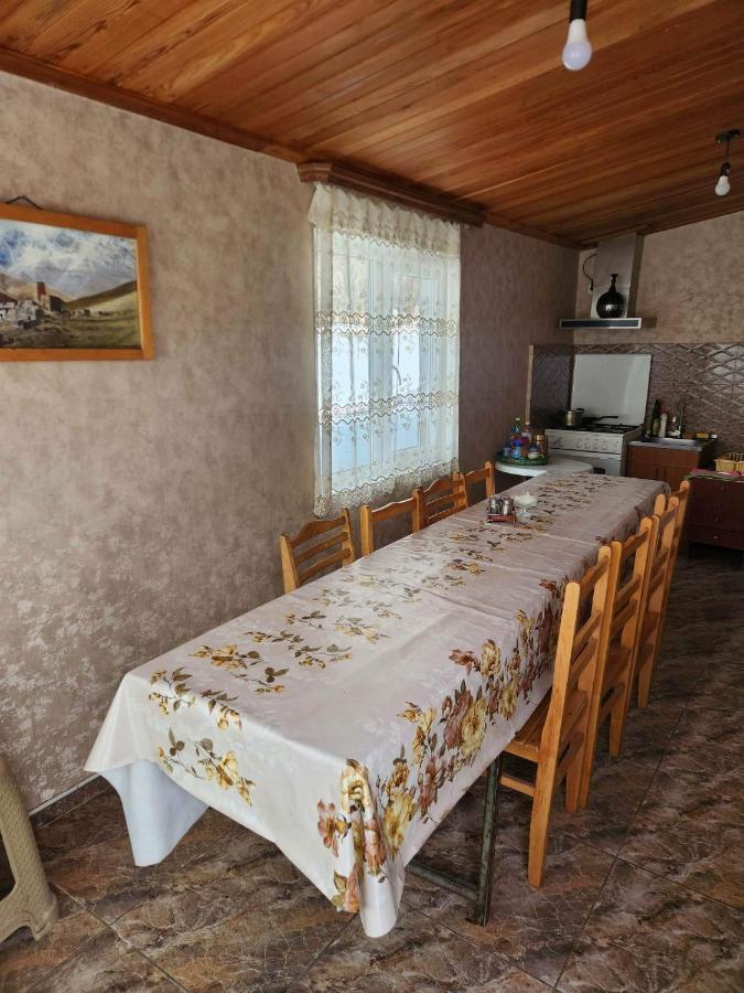 Moon Night Hotel Kazbegi Eksteriør billede
