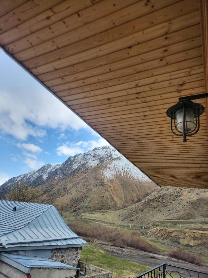 Moon Night Hotel Kazbegi Eksteriør billede