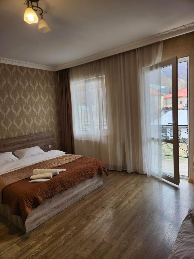 Moon Night Hotel Kazbegi Eksteriør billede