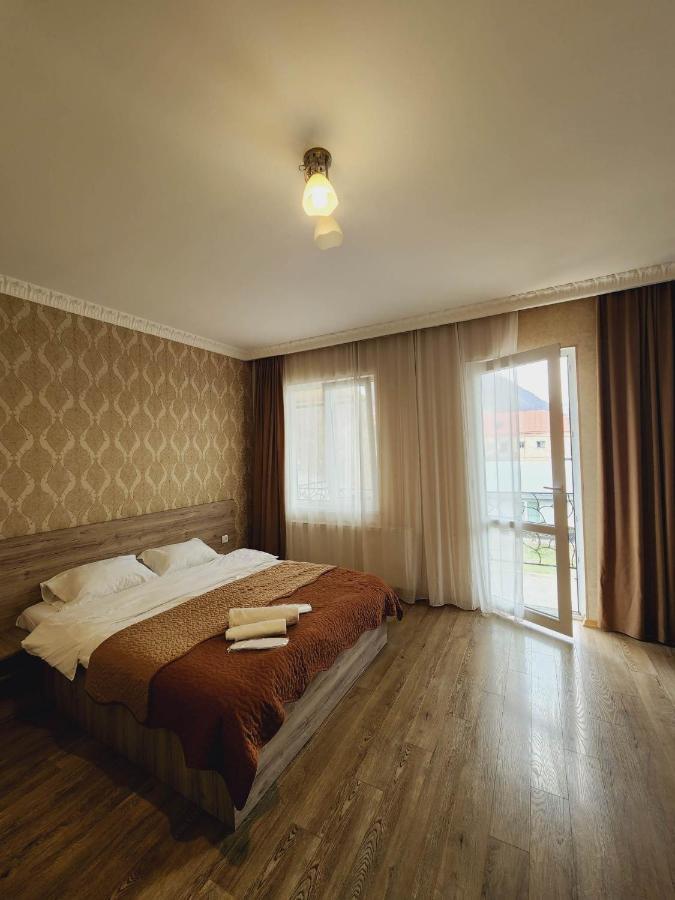 Moon Night Hotel Kazbegi Eksteriør billede